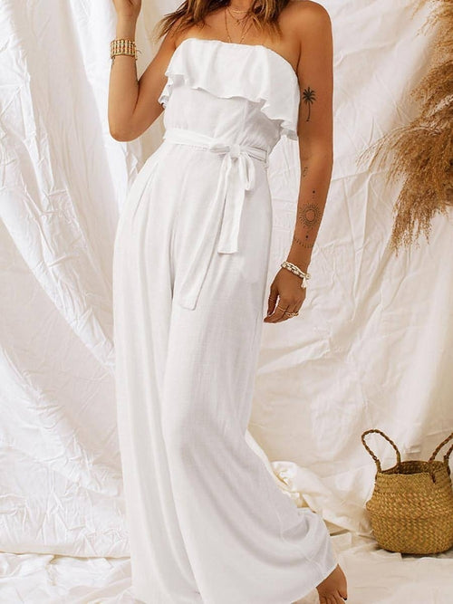 Macacão feminino moderno e elegante com ombros à mostra.