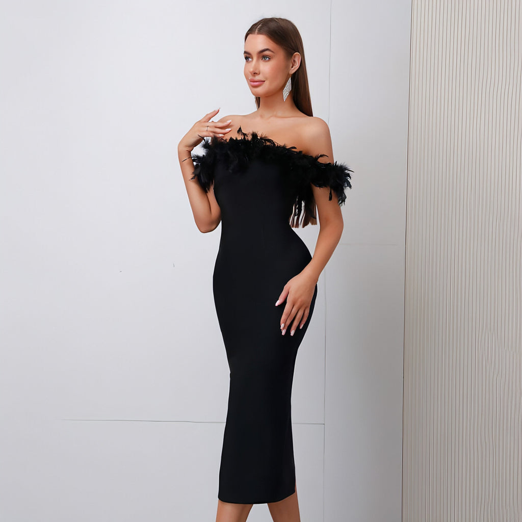 Vestido feminino com decote em V e detalhes em penas
